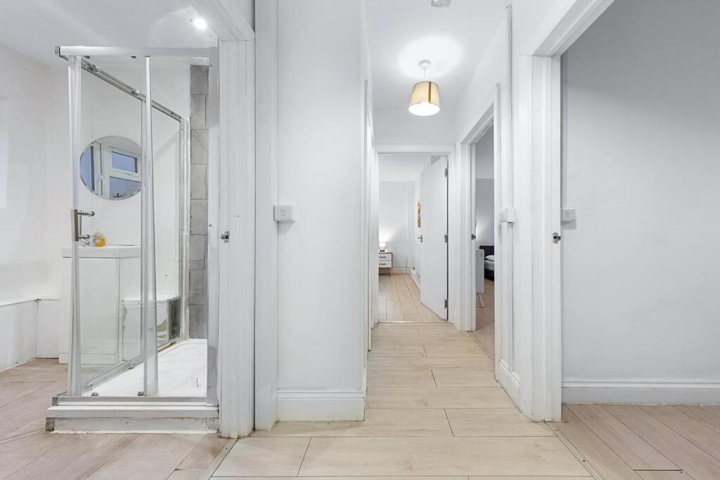 Holiday Home Near Kings Cross Sleep 12 Sp7 Londra Exterior foto