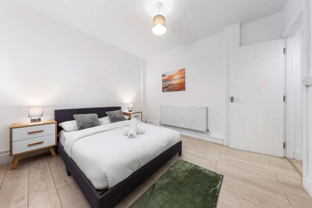 Holiday Home Near Kings Cross Sleep 12 Sp7 Londra Exterior foto