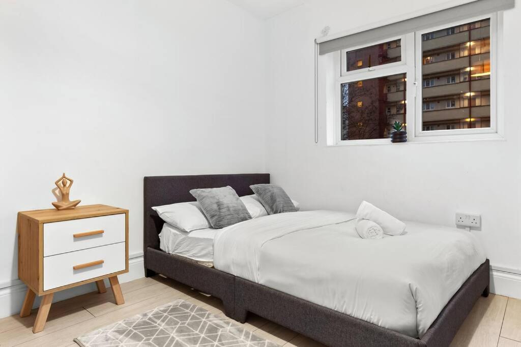 Holiday Home Near Kings Cross Sleep 12 Sp7 Londra Exterior foto
