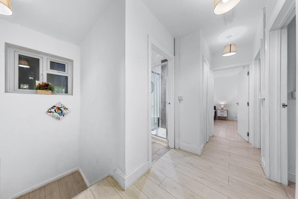 Holiday Home Near Kings Cross Sleep 12 Sp7 Londra Exterior foto