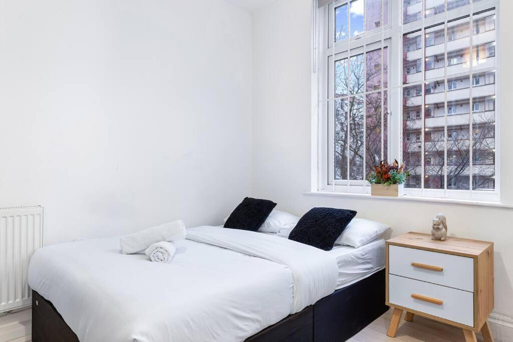 Holiday Home Near Kings Cross Sleep 12 Sp7 Londra Exterior foto
