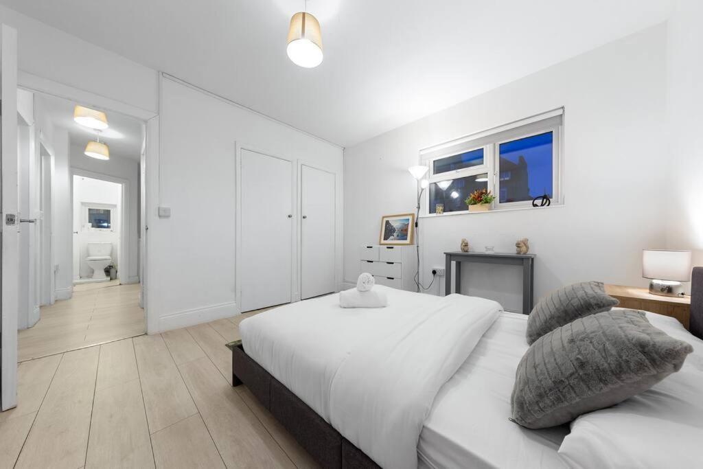 Holiday Home Near Kings Cross Sleep 12 Sp7 Londra Exterior foto