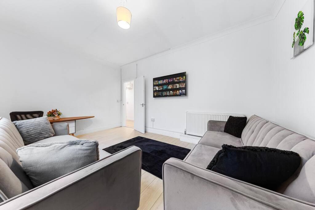 Holiday Home Near Kings Cross Sleep 12 Sp7 Londra Exterior foto