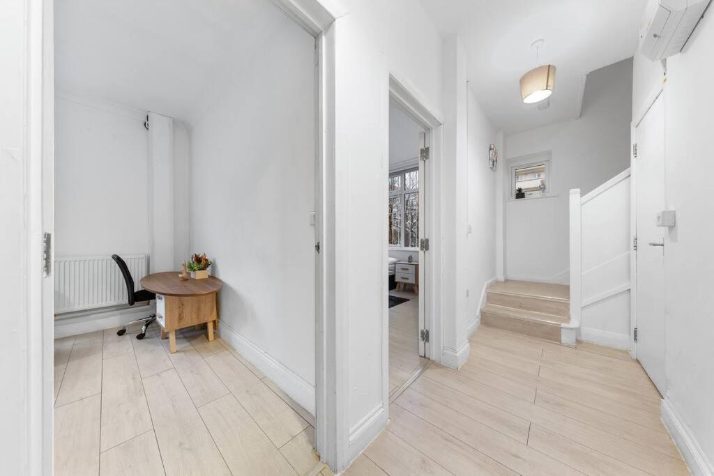 Holiday Home Near Kings Cross Sleep 12 Sp7 Londra Exterior foto
