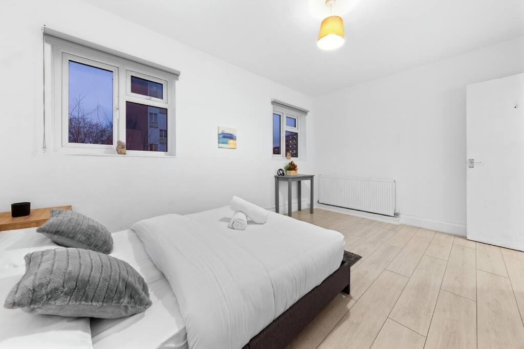 Holiday Home Near Kings Cross Sleep 12 Sp7 Londra Exterior foto
