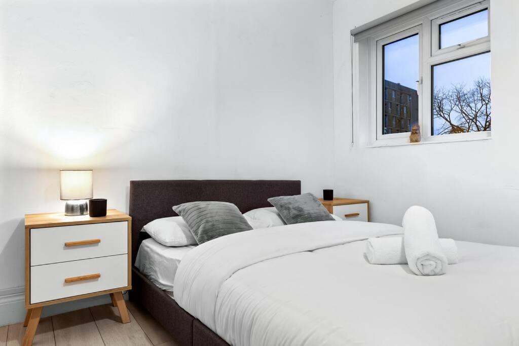Holiday Home Near Kings Cross Sleep 12 Sp7 Londra Exterior foto
