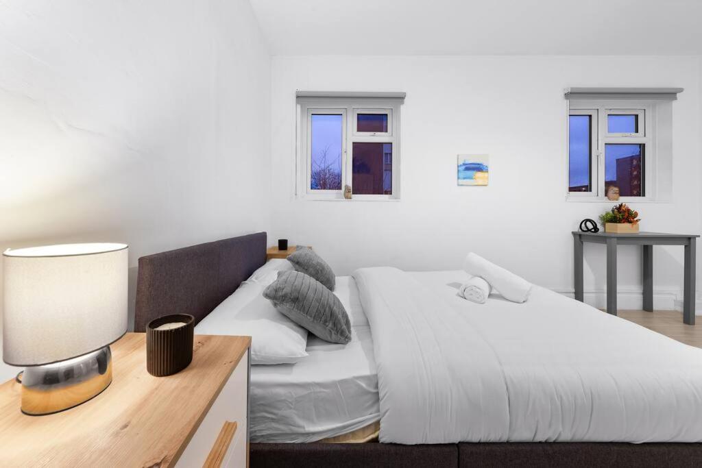 Holiday Home Near Kings Cross Sleep 12 Sp7 Londra Exterior foto