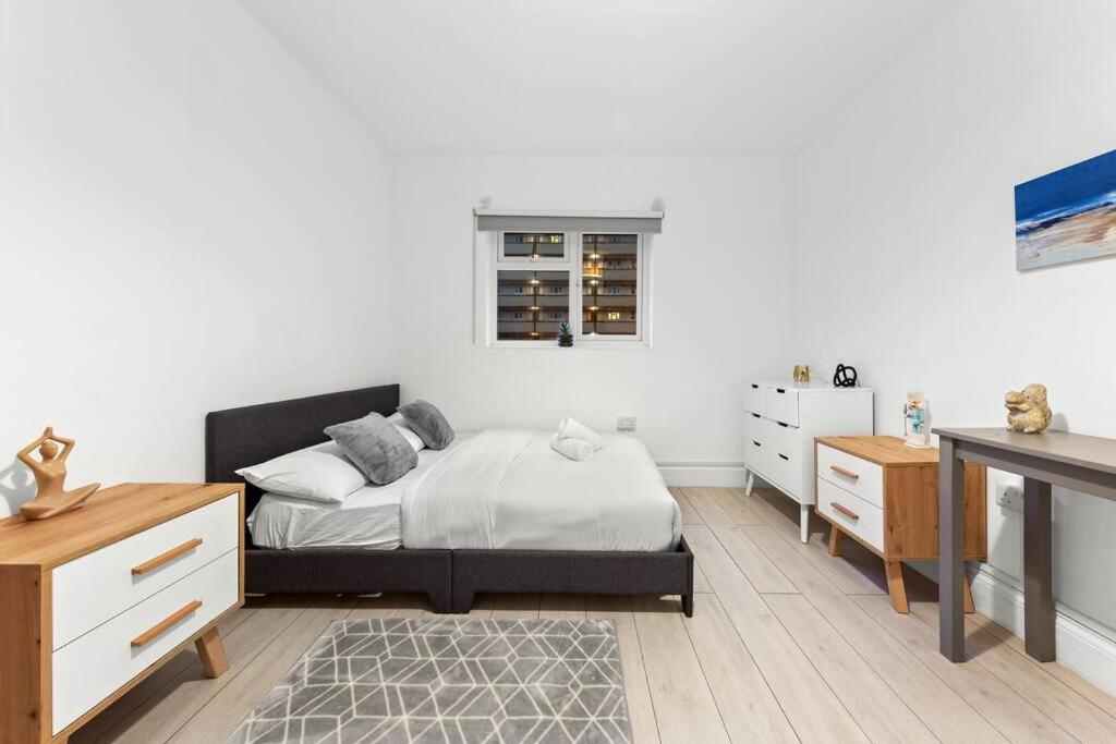 Holiday Home Near Kings Cross Sleep 12 Sp7 Londra Exterior foto